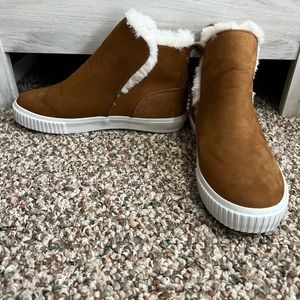 TIMBERLAND WOMENS FURRY BROWN MID HEIGHT BOOTS